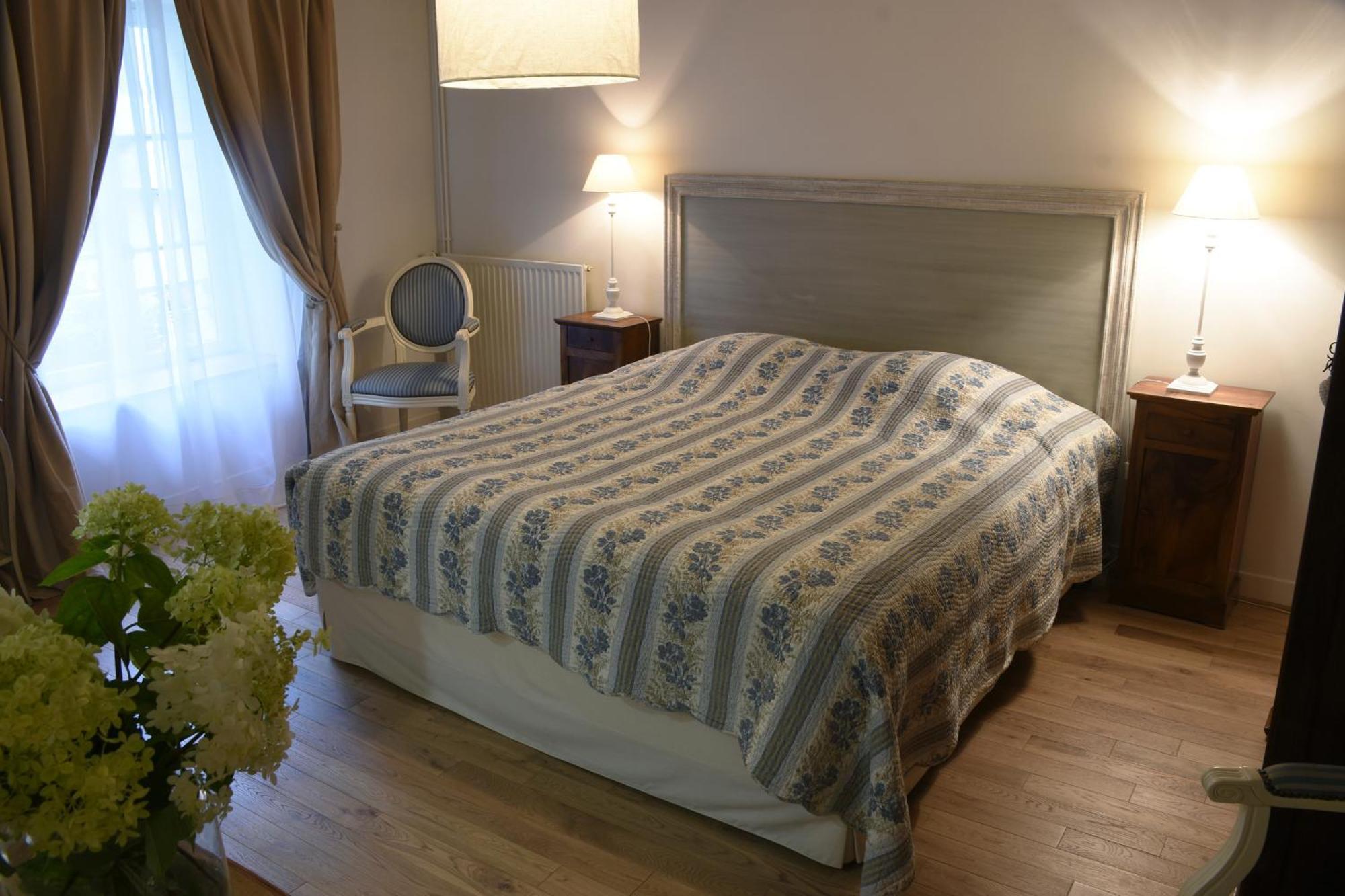 Bed and Breakfast Domaine De L'Ermitage Berry-Bouy Exterior foto